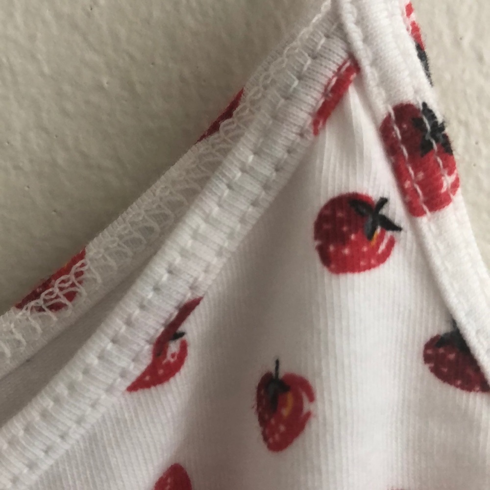 NWT Strawberry skylar tank!!!